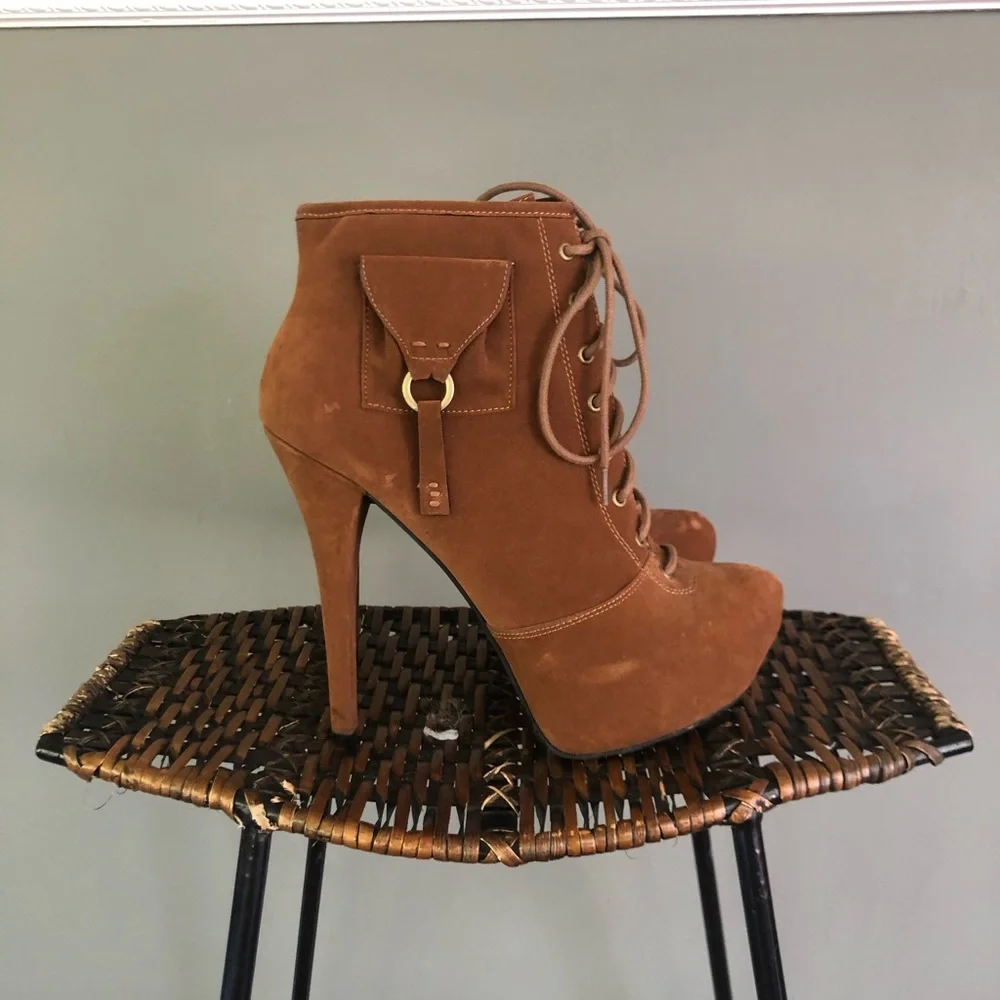 Dollhouse Boots - Picture 3 of 9